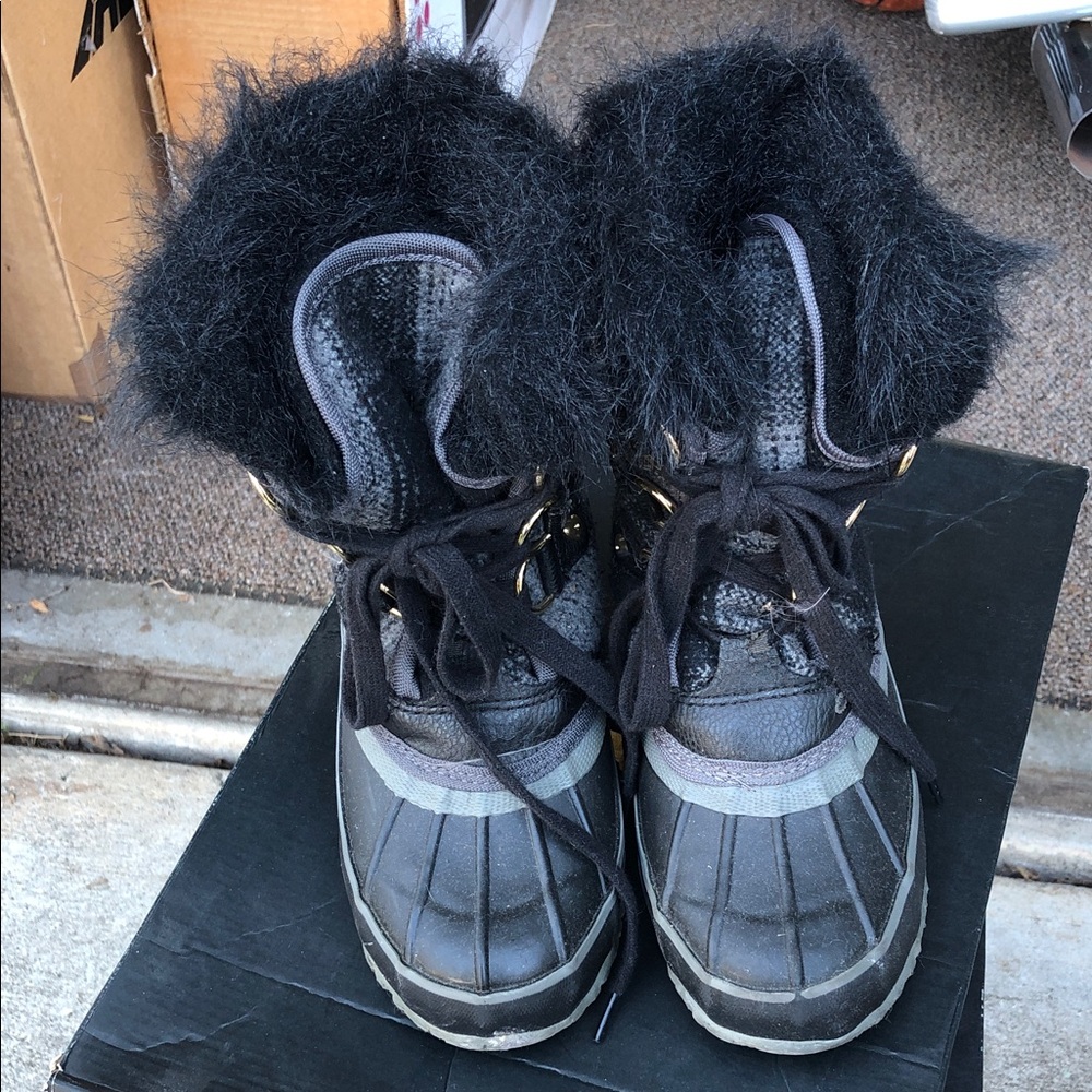 Juicy Couture Black Kids Fur-Lined Boots